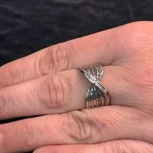 Metal cross over ring